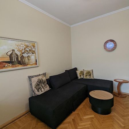 Vintage Apartment In Center Tirana Exteriér fotografie